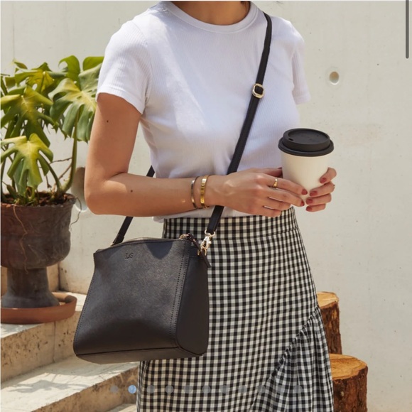 Lo & Sons The Pearl Black Crossbody Bag - Picture 1 of 9